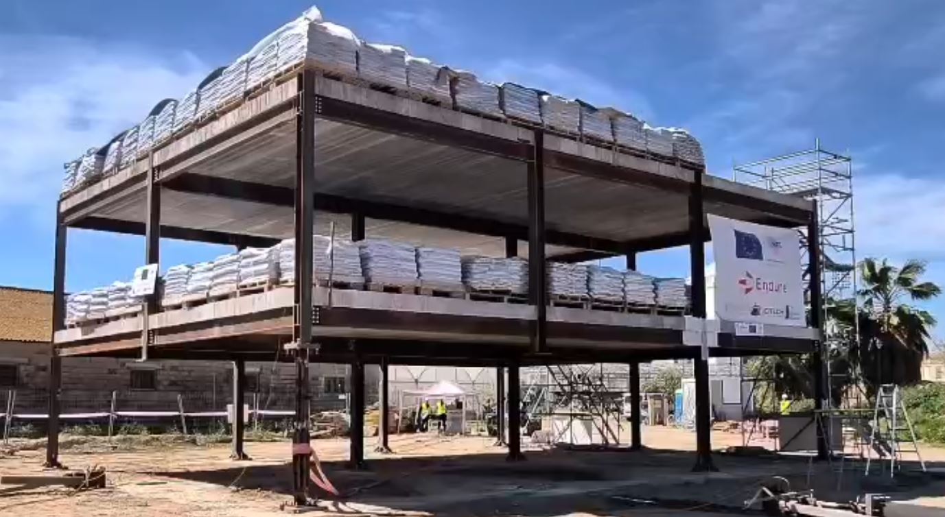 ENDURE demuestra la resiliencia estructural: un edificio resiste un colapso parcial sin derrumbe total